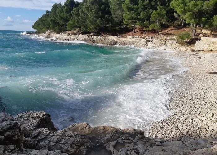 Vikendica In With Swimming Pool