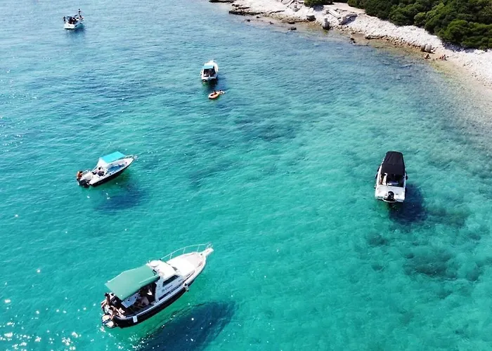 Vikendica In With Swimming Pool Pula