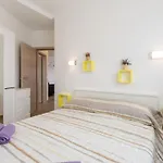 Tatil Evi In With Swimming Pool Pula