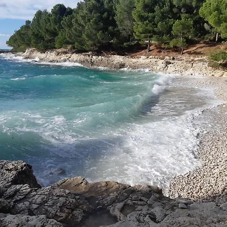 Nyaraló In Pula With Swimming Pool