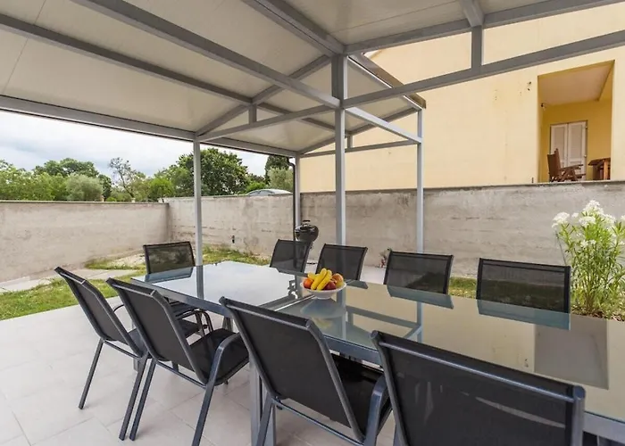 In With Swimming Pool * Пула